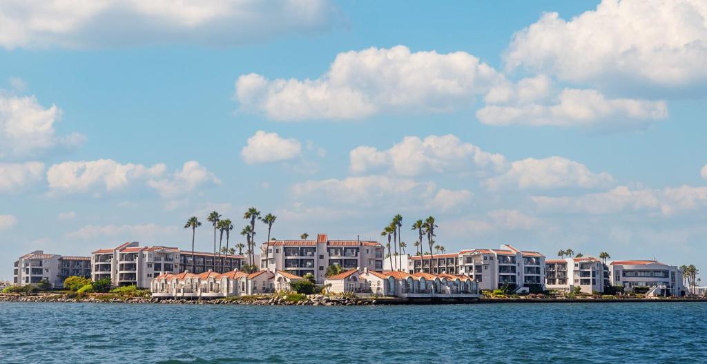 Loews Coronado Bay Resort photo