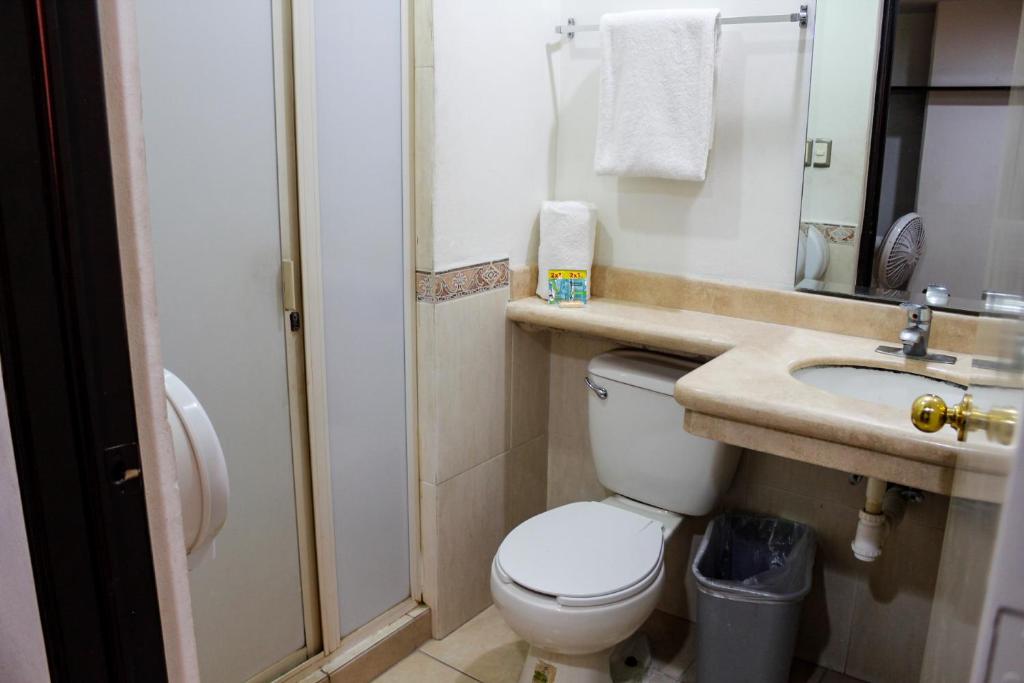 Koupelna v ubytování Hotel Montreal