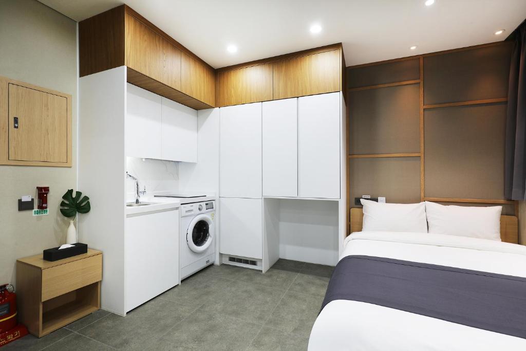 The Stay Classic Hotel Myeongdong - Junior Suite Double (Handicap Room/ No Parking)