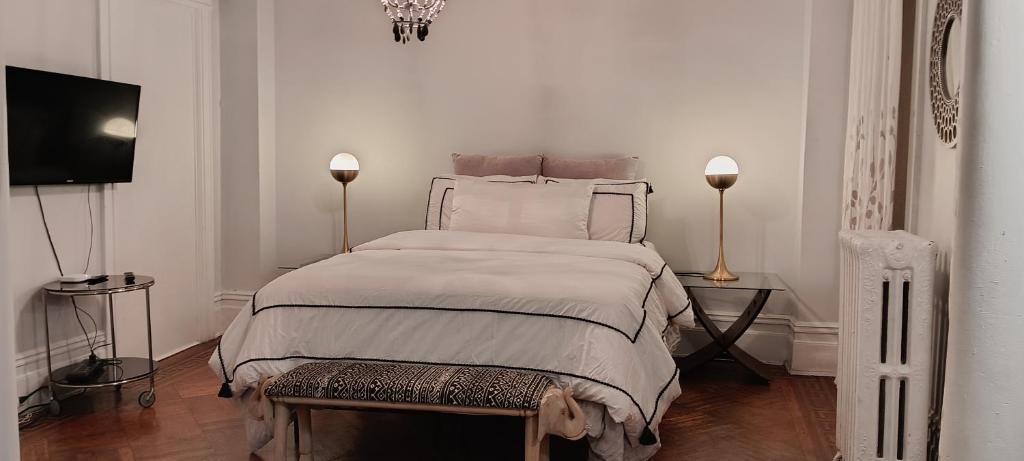 Serenity at Home Guest House - Double Room With Shared Bathroom