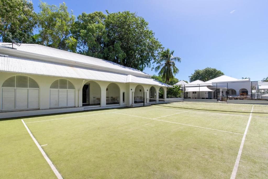 Tenis a/nebo squash v ubytování Paz at Portsea Dual-Key Studio & One Bedroom nebo okolí