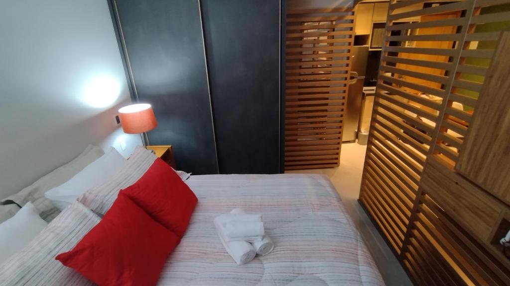Foto da galeria de Hotel MRC PINHEIROS- The Best Excellence Duplex Studio - Red Velvet Deluxe Edition - First Class - By LuXXoR em São Paulo