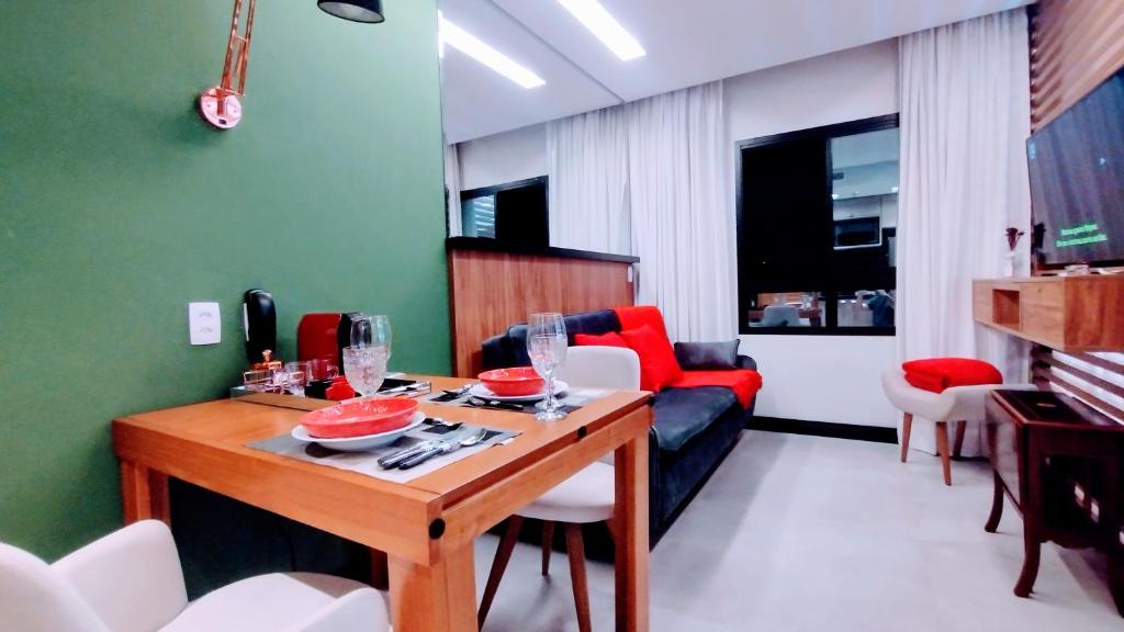 Foto da galeria de Hotel MRC PINHEIROS- The Best Excellence Duplex Studio - Red Velvet Deluxe Edition - First Class - By LuXXoR em São Paulo