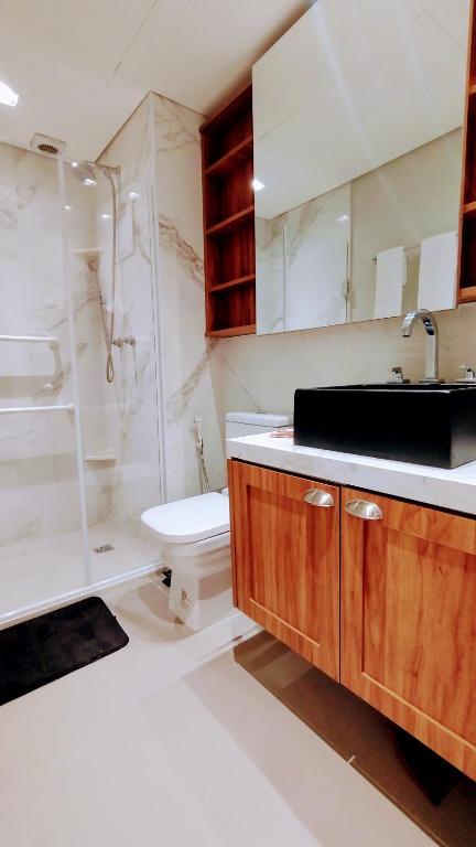 Foto da galeria de Hotel MRC PINHEIROS- The Best Excellence Duplex Studio - Red Velvet Deluxe Edition - First Class - By LuXXoR em São Paulo