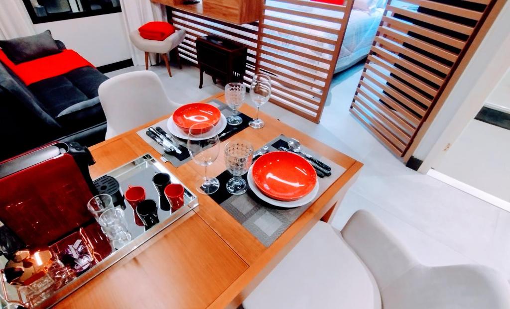 Foto da galeria de Hotel MRC PINHEIROS- The Best Excellence Duplex Studio - Red Velvet Deluxe Edition - First Class - By LuXXoR em São Paulo