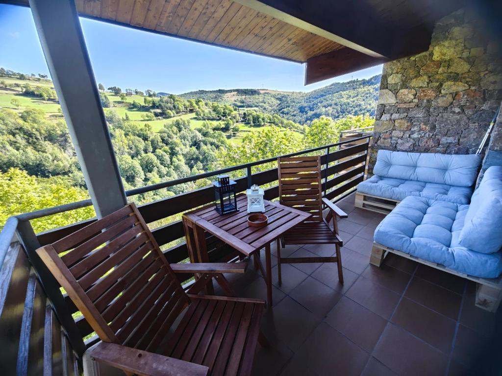 Nespecifikovaný výhled na hory nebo výhled na hory při pohledu z apartmánu