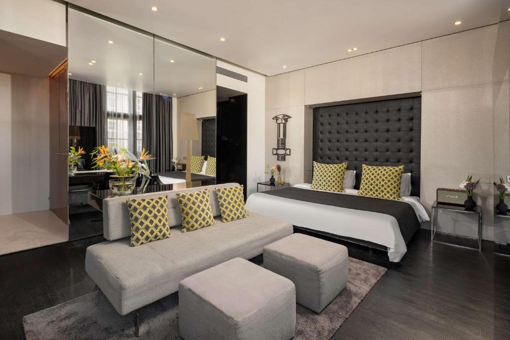art'otel amsterdam, Powered by Radisson Hotels - Art Junior Suite With Canal View
