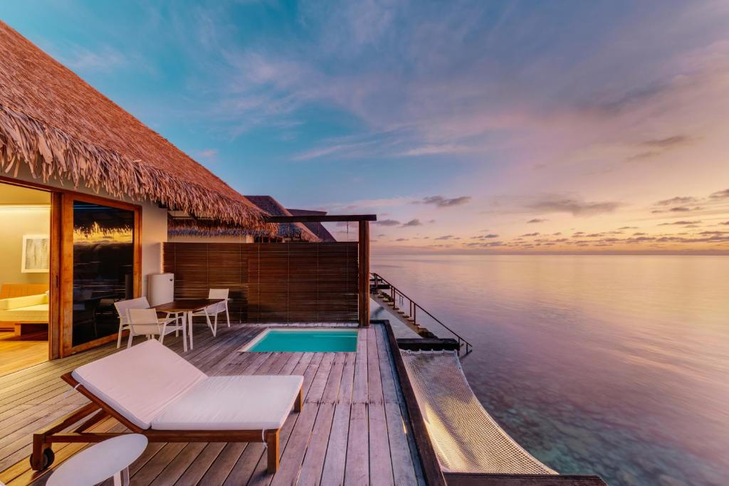 Photo of Sunset Water Bungalow with Jacuzzi #5