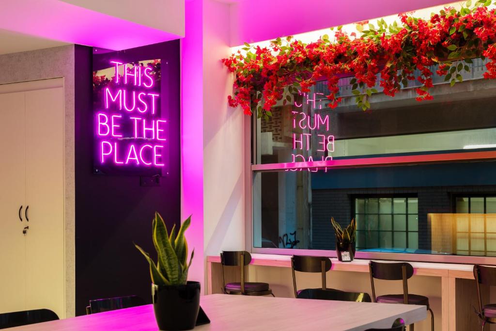 The Q Hotel - Resim 13