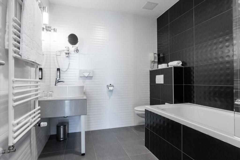 Akeah Verdi Budapest - Resim 22