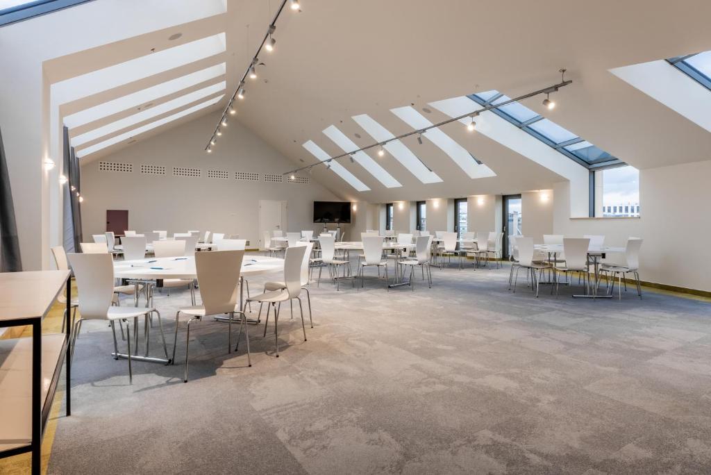 Akeah Verdi Budapest - Resim 36