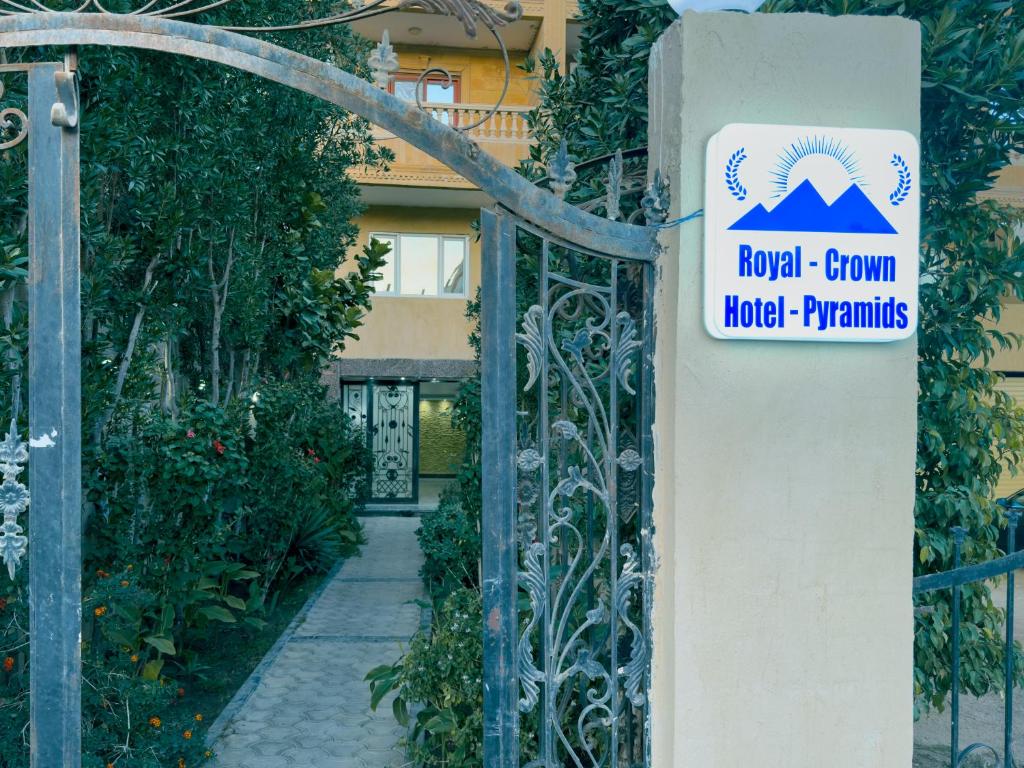 Certifikát, hodnocení, plakát nebo jiný dokument vystavený v ubytování Royal Crown Hotel Giza Pyramids View