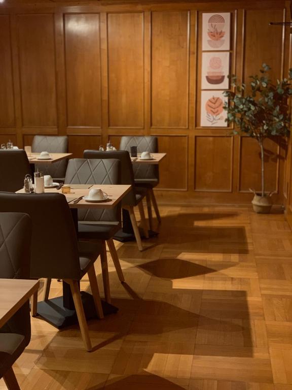 Posezení v ubytování Hotel Waldhorn