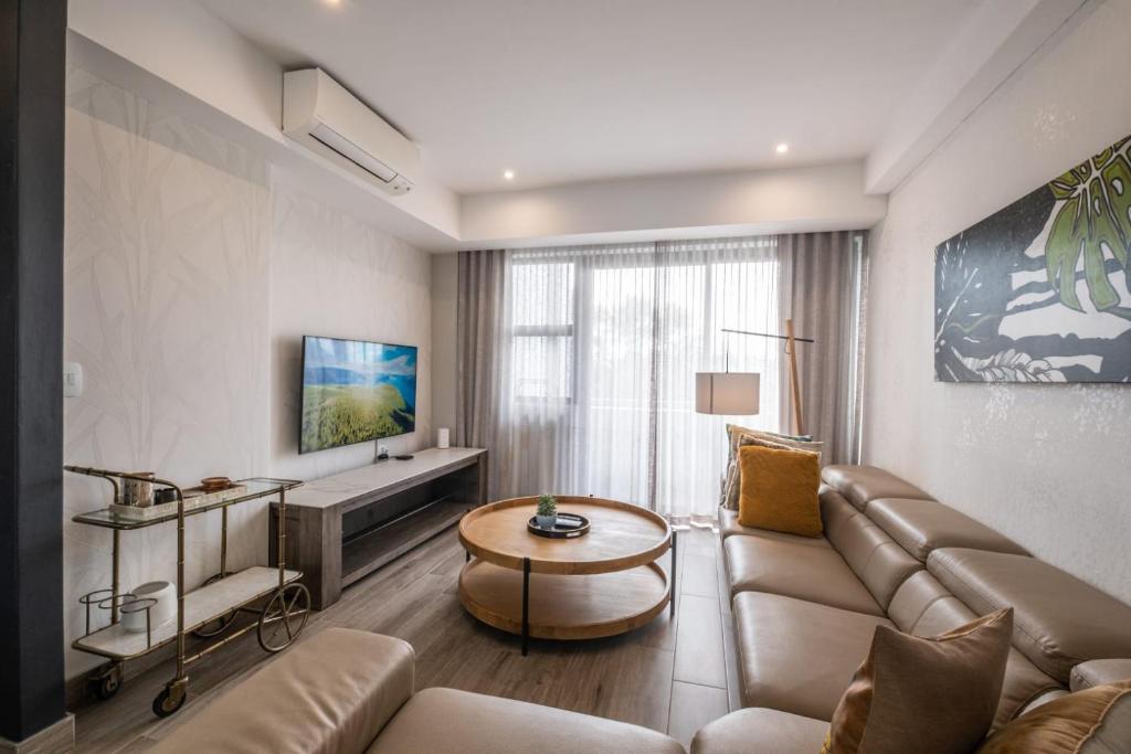 Istumisnurk majutusasutuses Entire luxury 2 bedroom en-suite apartment at Regency Hotel