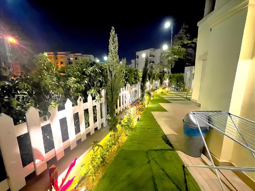 Zahrada ubytování شقة فندقية الشيخ زايد - Zayed Suites C