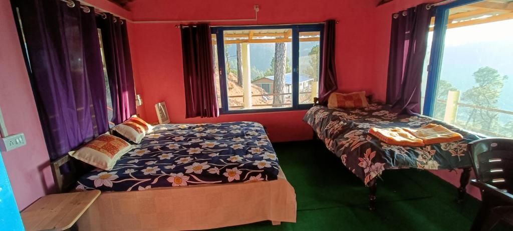 Katil atau katil-katil dalam bilik di The Himalayan Heaven Home Stay