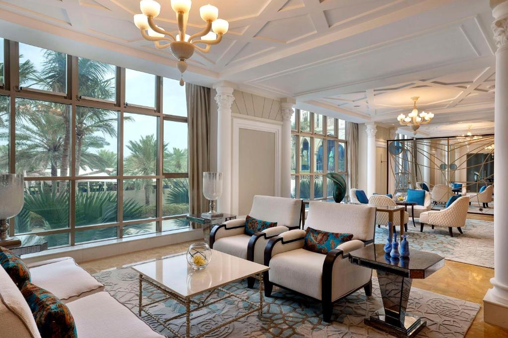 Posezení v ubytování Waldorf Astoria Ras Al Khaimah