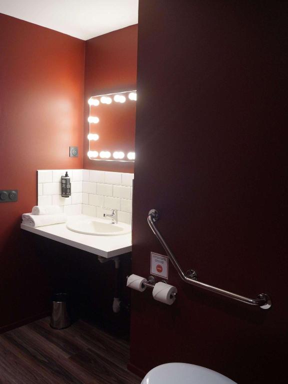 Koupelna v ubytování ibis Styles Lens Centre Gare