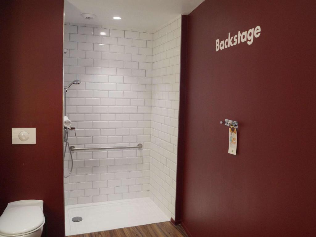 Koupelna v ubytování ibis Styles Lens Centre Gare