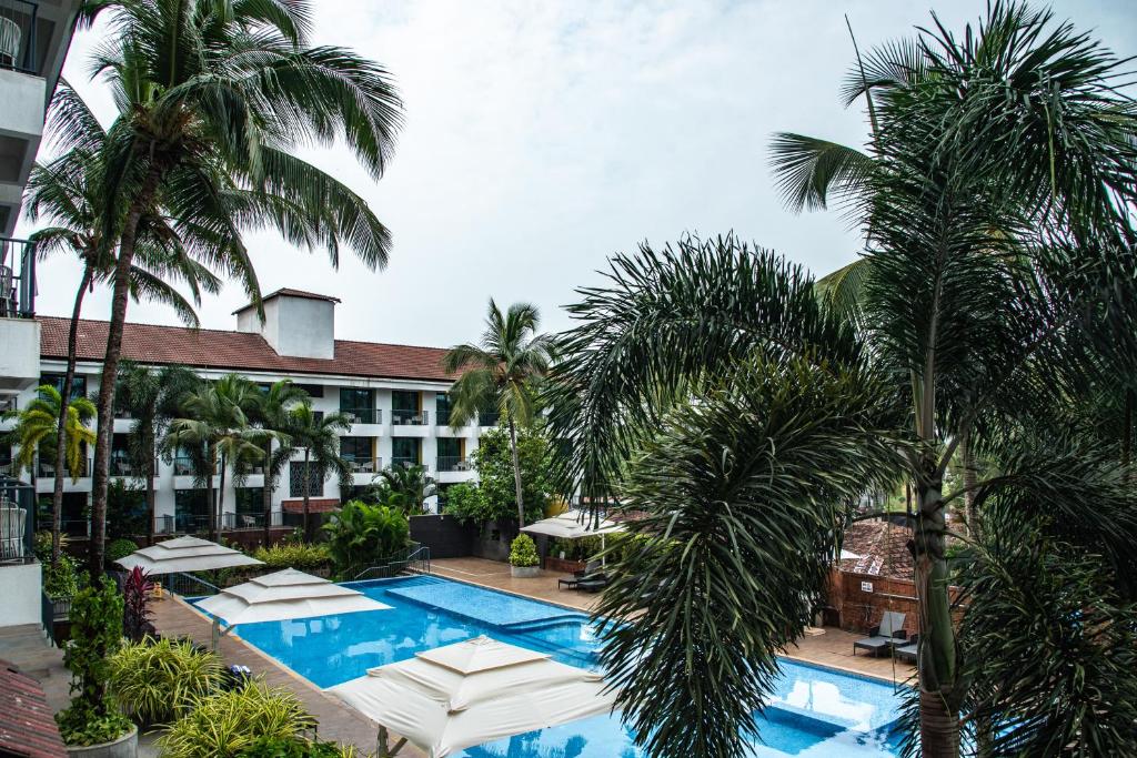 Bazén v ubytování Fairfield by Marriott Goa Anjuna nebo v jeho okolí