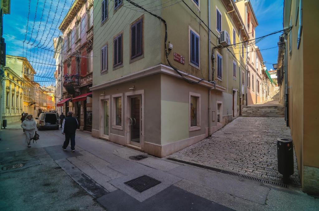 Arta Apartments City Center - with Private Parking - 15