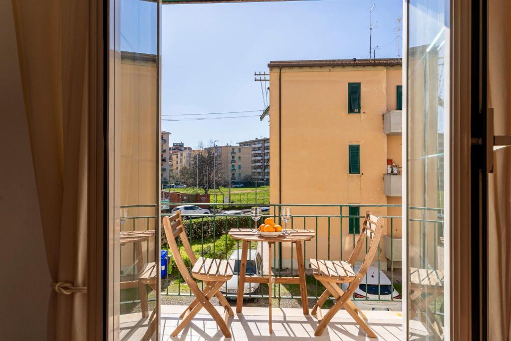En balkon eller terrasse på Hospital Riuniti - Lovely Apartment with Parking!