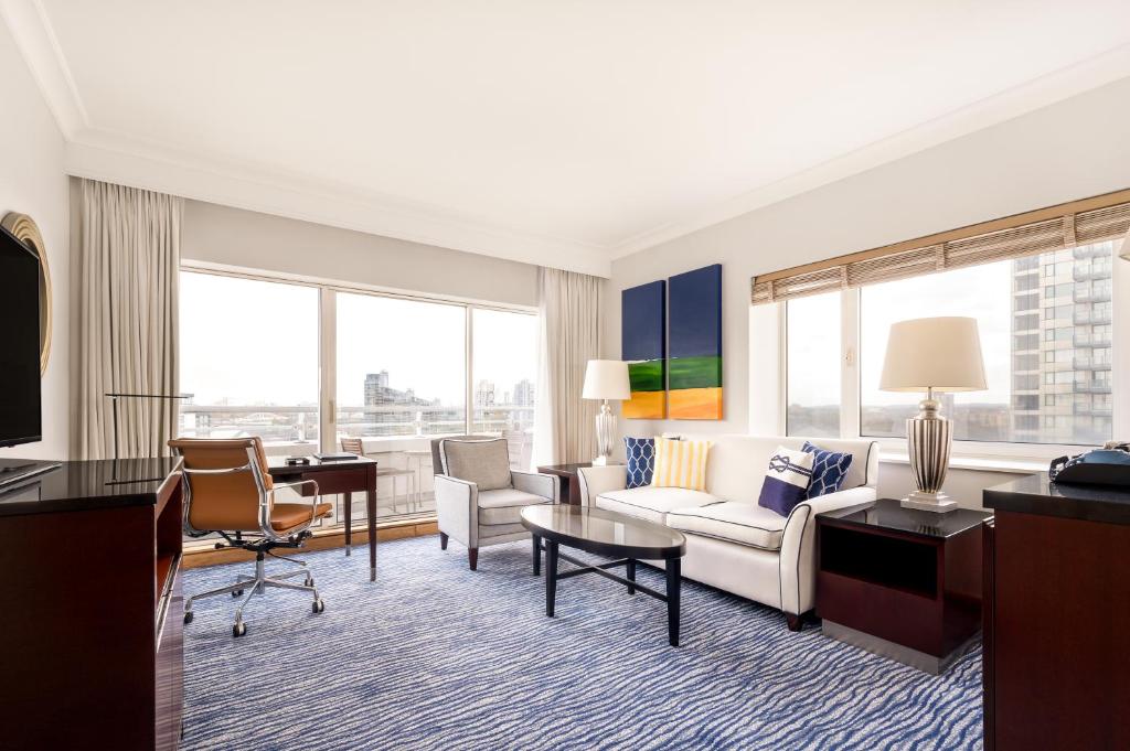 The Chelsea Harbour Hotel and Spa - River King Suite