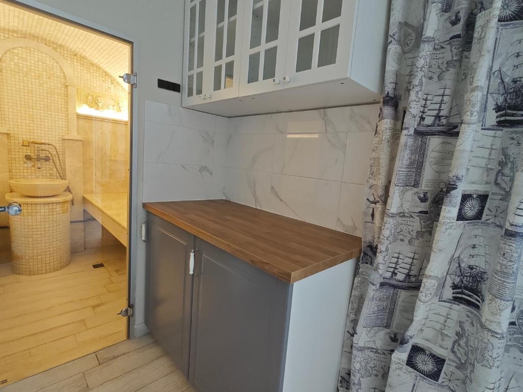 Kuchyňa alebo kuchynka v ubytovaní Villa Ulyana Kriaritsi - Athos Sea View & Spa