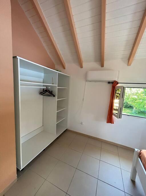 Fotografie z fotogalerie ubytování Logement Ghenoah v destinaci Petit-Canal