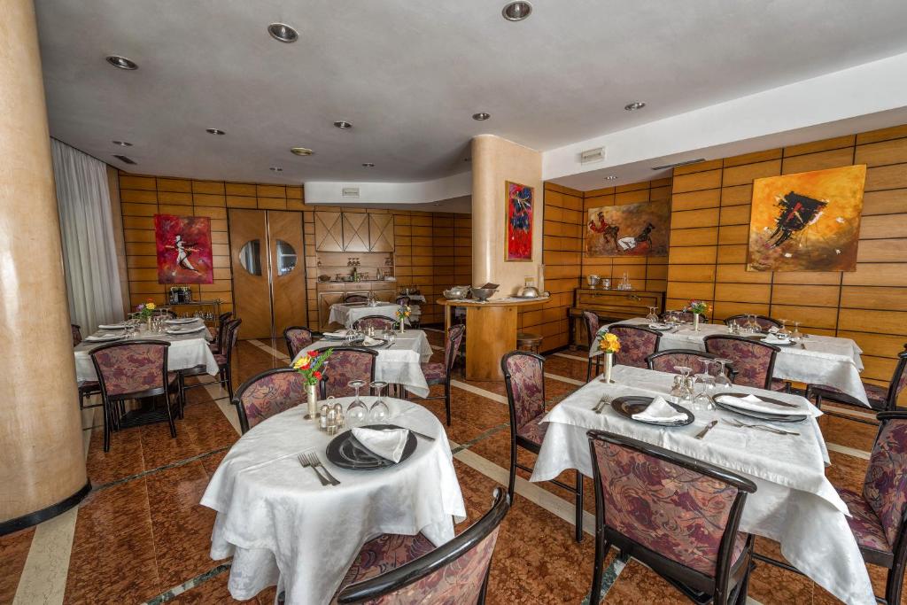 Część wypoczynkowa w obiekcie Hotel Drago