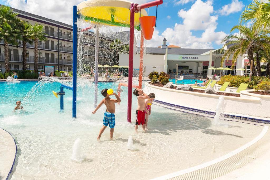 Bazén v ubytování Avanti International Resort nebo v jeho okolí