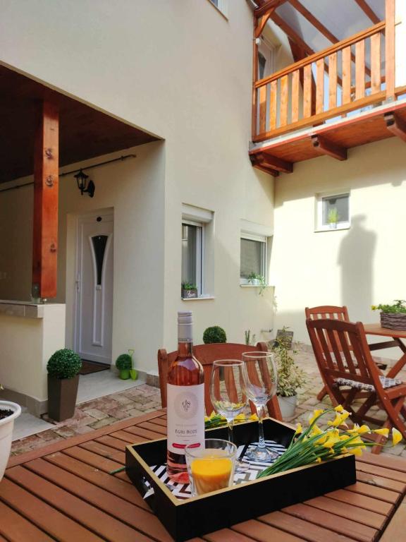 Balkón nebo terasa v ubytování Várfal apartman