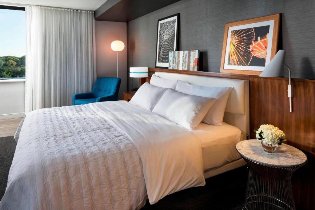 Le Méridien Chicago - Oakbrook Center - Zimmer Mit Kingsize-Bett