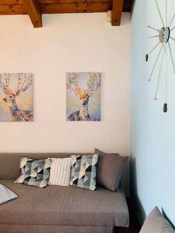 Posezení v ubytování Charming Apartment in Lavena Ponte Tresa - 70m² - Spacious Terrace
