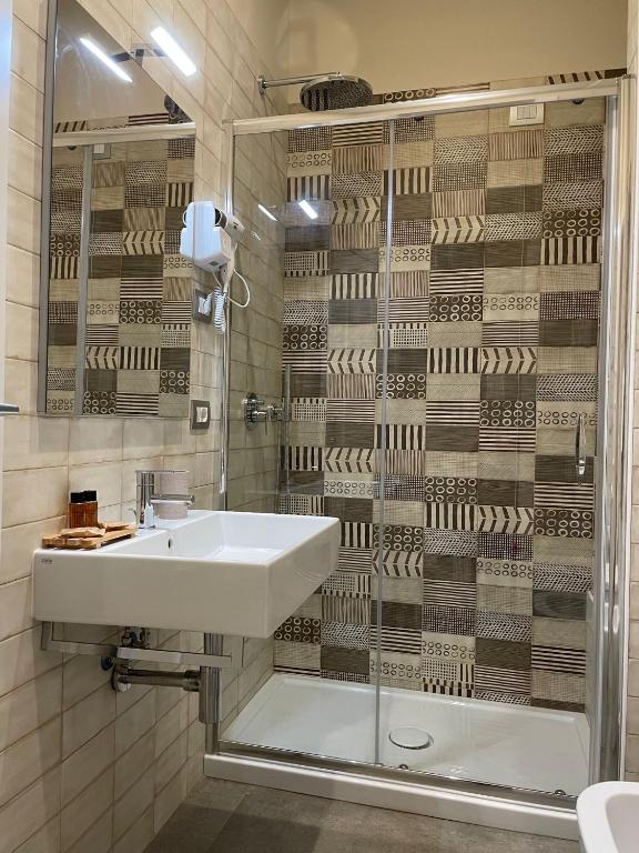 Koupelna v ubytování Schilizzi Hotel
