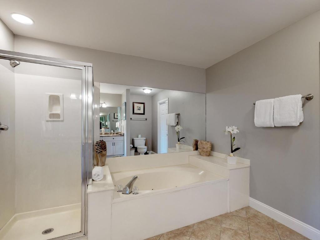 Ein Badezimmer in der Unterkunft 5191 Beachwalk
