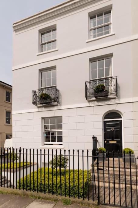 Four bedroom townhouse in famous Suffolks area photo photo 6