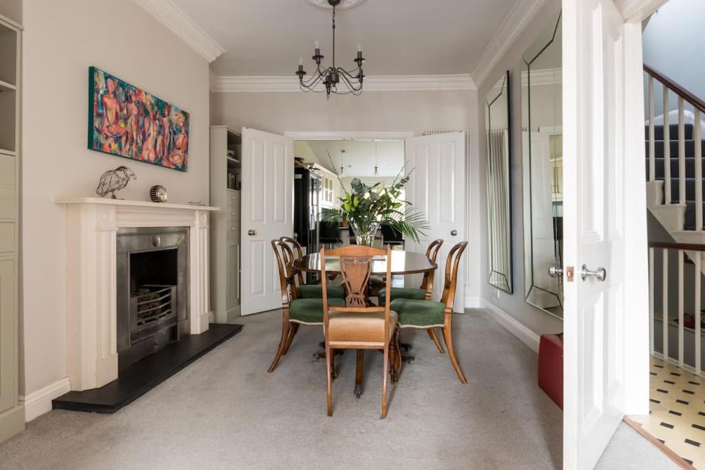 Four bedroom townhouse in famous Suffolks area photo photo 4