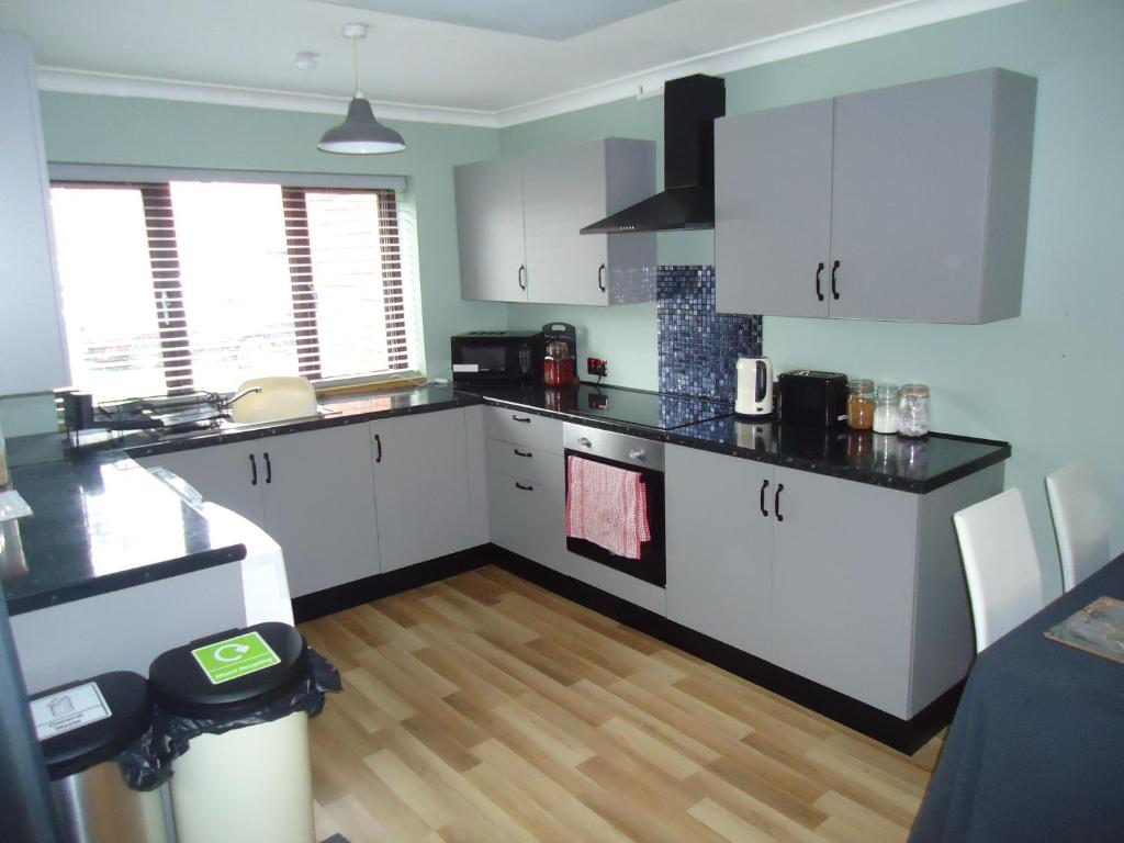 Köök või kööginurk majutusasutuses 3 bedroom house, Market Deeping -nr Peterborough, Stamford, Spalding