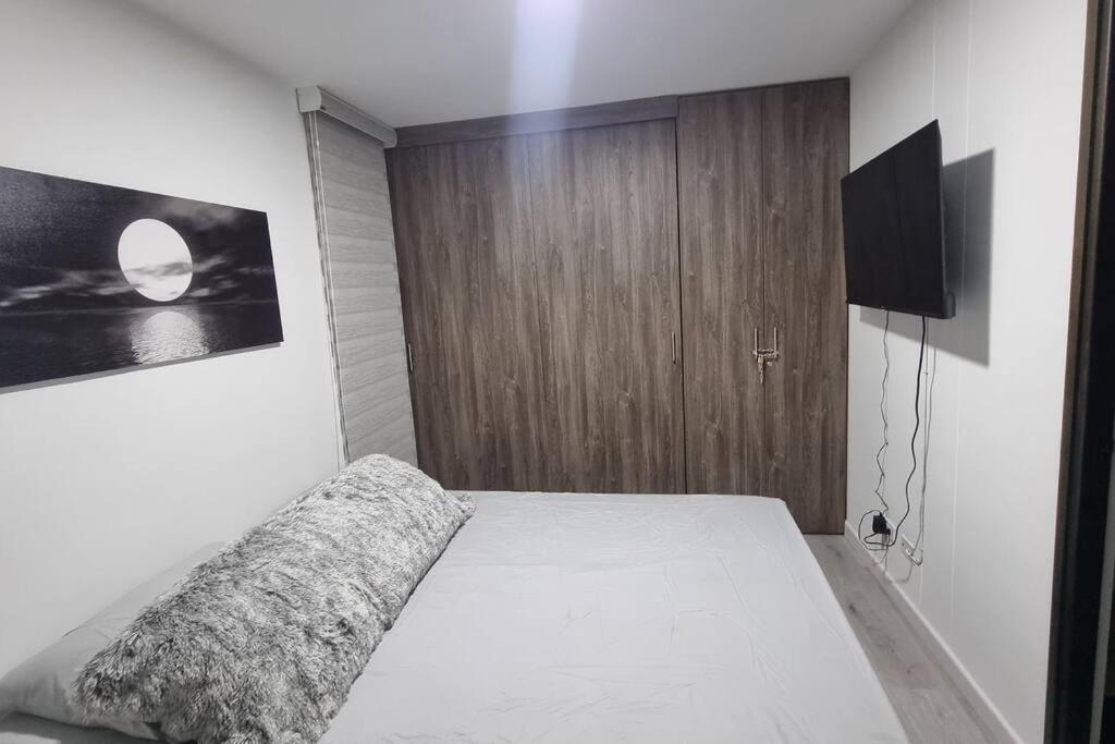 Imagen de la galería de a 2 cuadras del metro estación, en Medellín