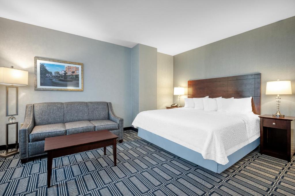 Hampton Inn & Suites Providence Downtown - 国王室 - 移动性访问/不吸烟