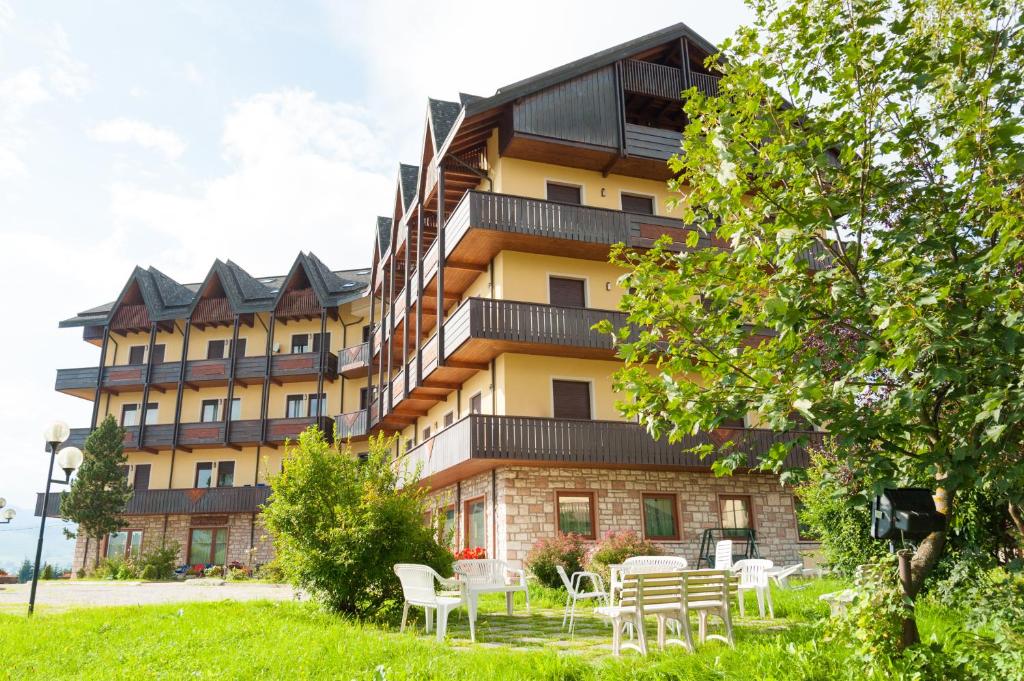 The building in which az apartmanhoteleket is located