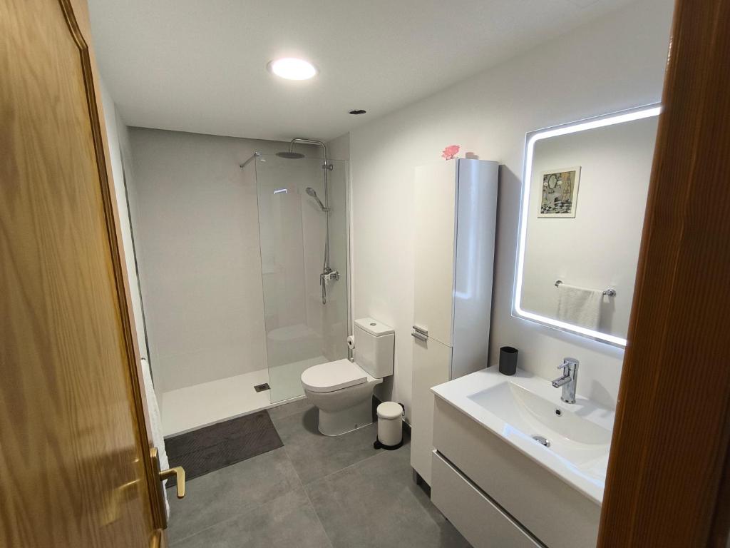 Koupelna v ubytování AR Home - Apartamento de 3 dormitorios con ascensor en Las Huesas, Telde