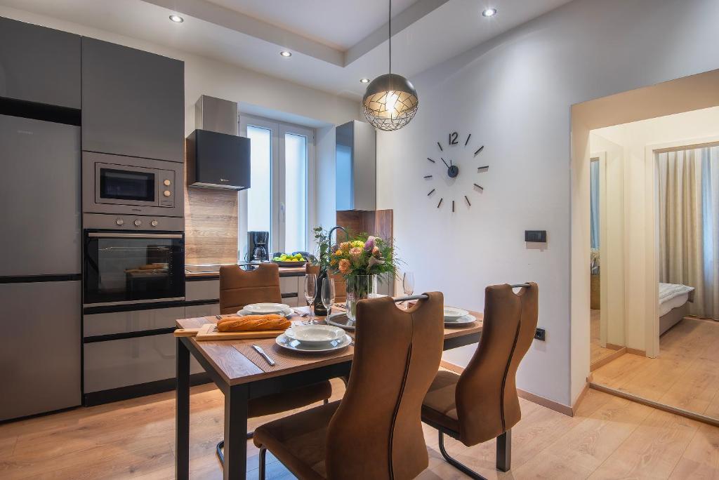 Arta Apartments City Center - with Private Parking - 7