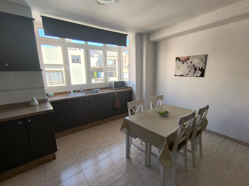 Fotografie z fotogalerie ubytování AR Home - Apartamento de 3 dormitorios con ascensor en Las Huesas, Telde v destinaci Telde