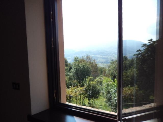 A general mountain view or a mountain view taken from a panziókat