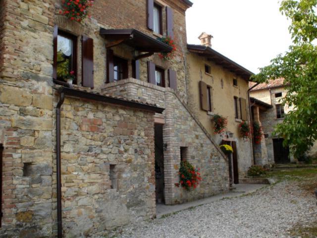 The building in which a panziókat is located