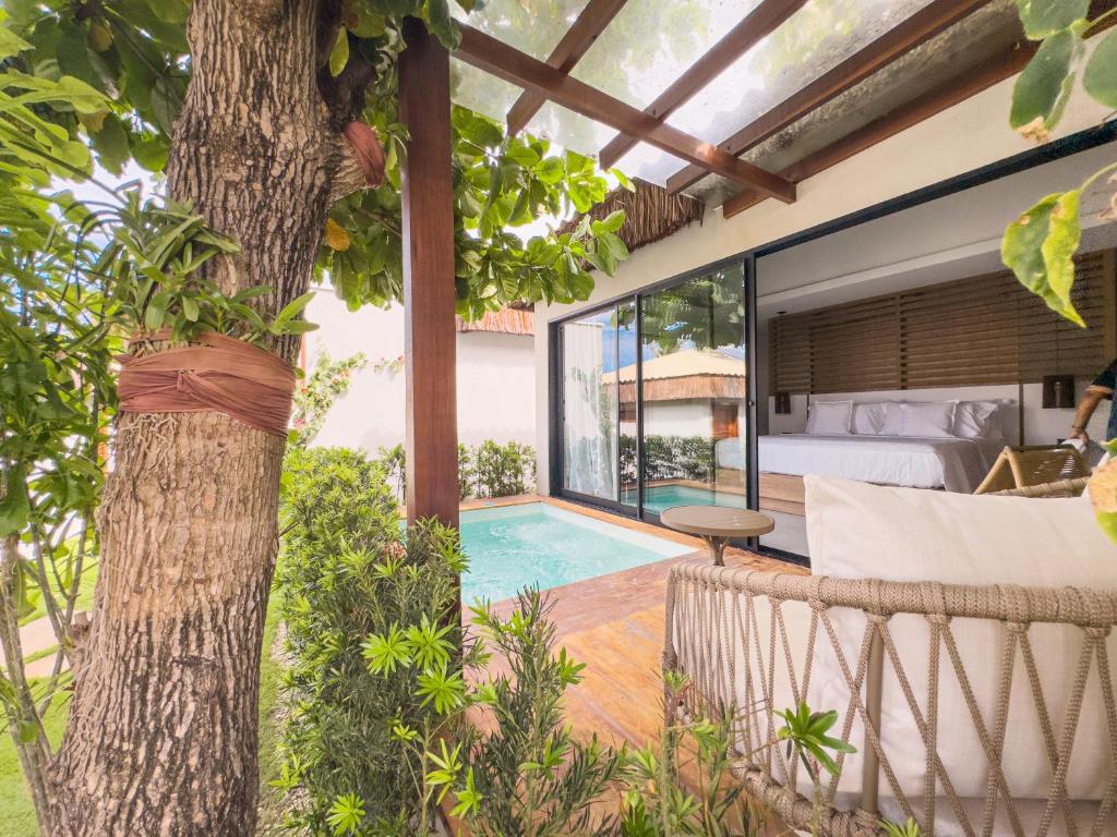 Bazén v ubytování Poozendin Hotel de Charme nebo v jeho okolí