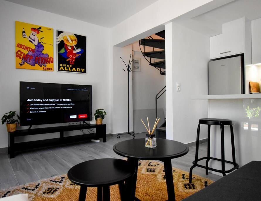 Glyfada Maisonette by Taurus