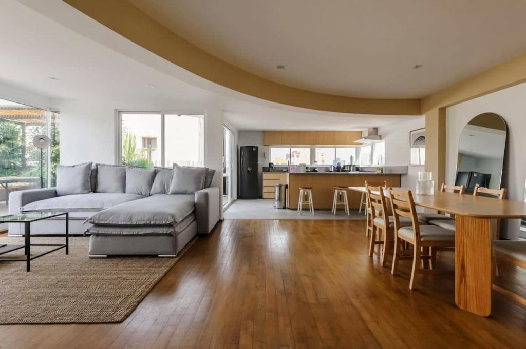 Stunning penthouse with terrace in Condesa